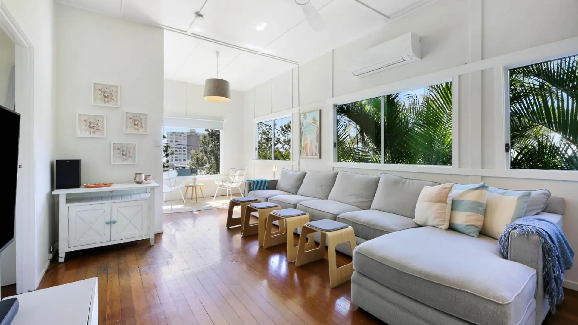 2-Bed Beach House In Burleigh Heads Amidst Nature Gold Coast